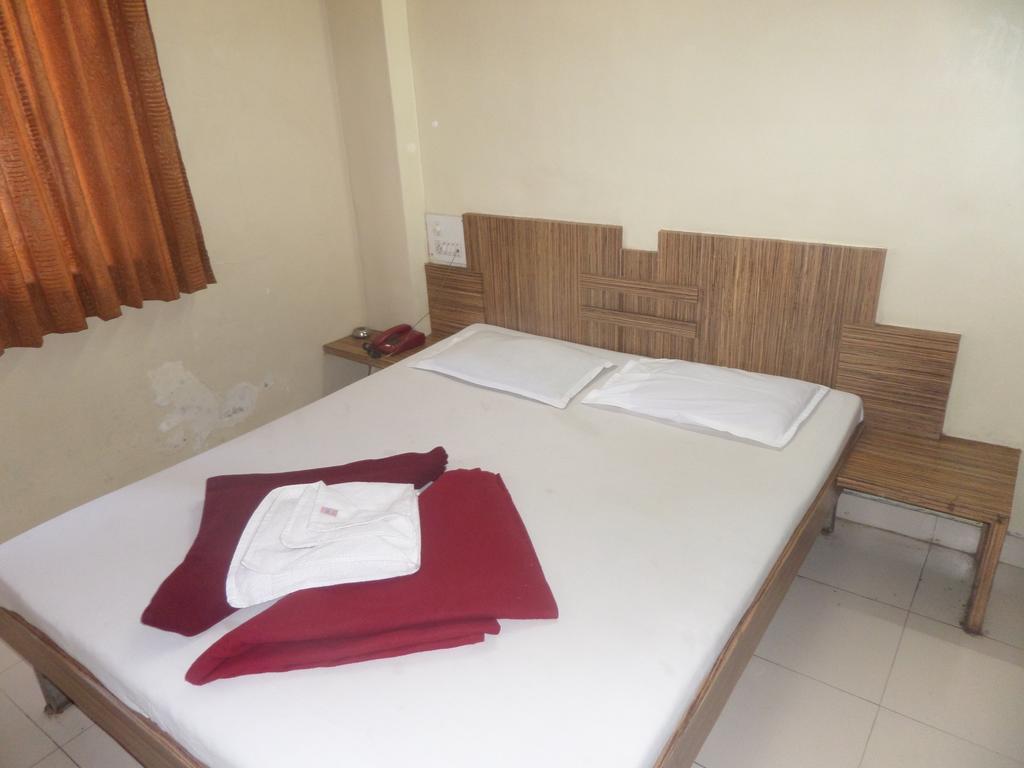 Hotel Sai Ratna Nashik Quarto foto