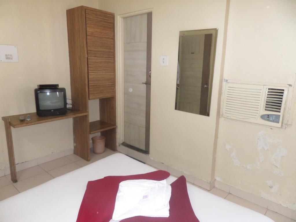 Hotel Sai Ratna Nashik Quarto foto